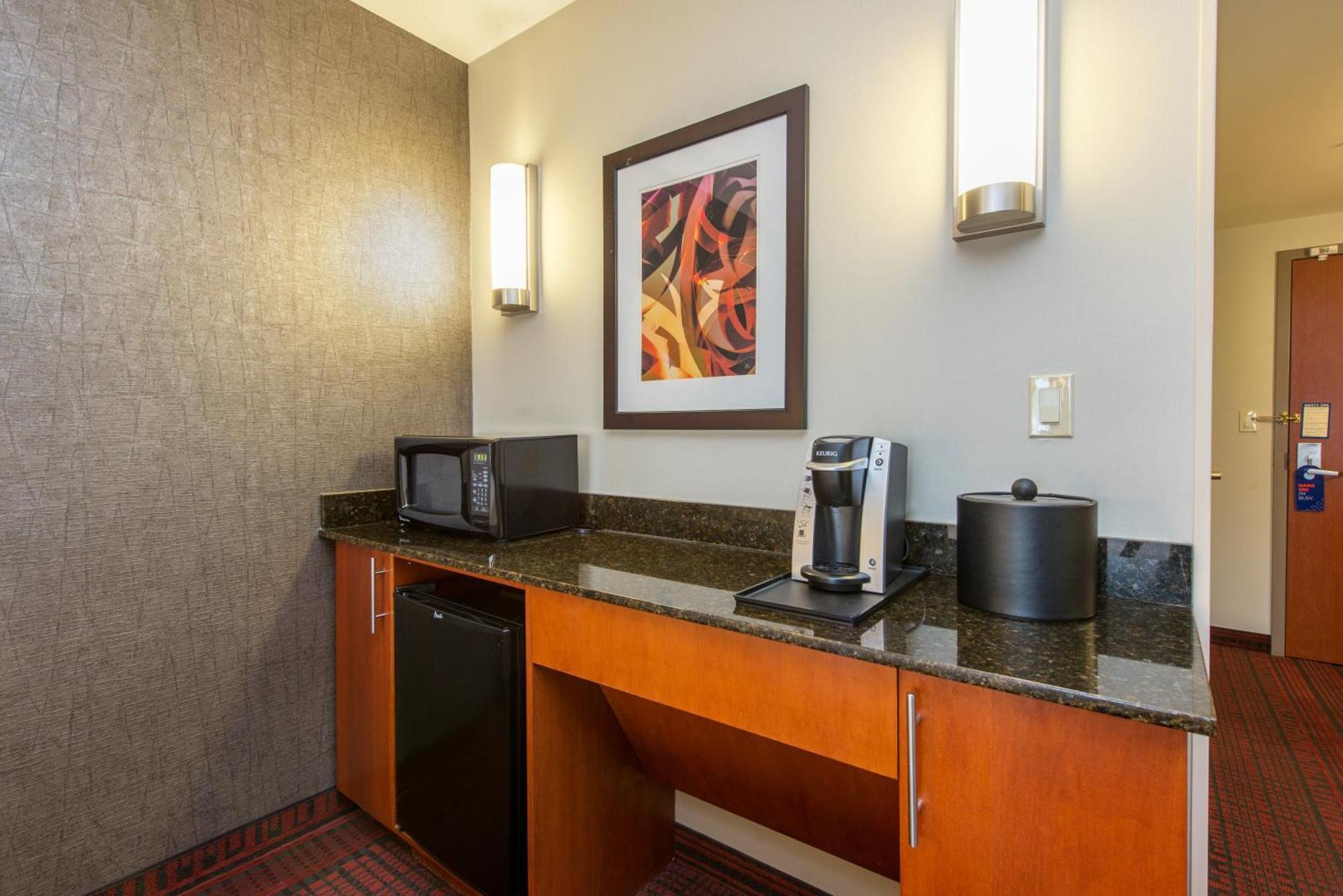 Holiday Inn Express Hotel & Suites Auburn By Ihg Buitenkant foto